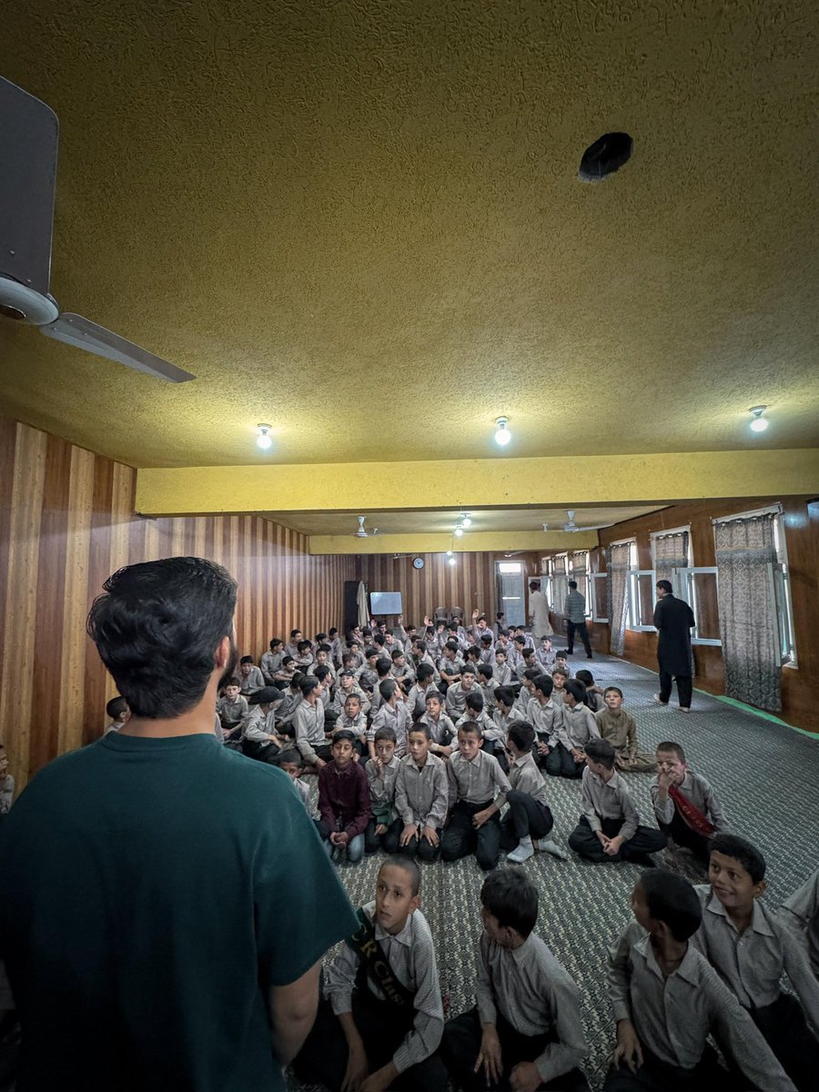 explorebyyumna's tweet photo. Inspiring young minds in Gilgit! Our member Abdul Wassay led an engaging session on the Moon and its phases at Babul Ilm Public School, Barmas. From why the Moon changes shape to its impact on Earth, curious students from Grades 1–7 sparked a lively, inquiry-based discussion 🪐 https://t.co/qjONpbyQPo