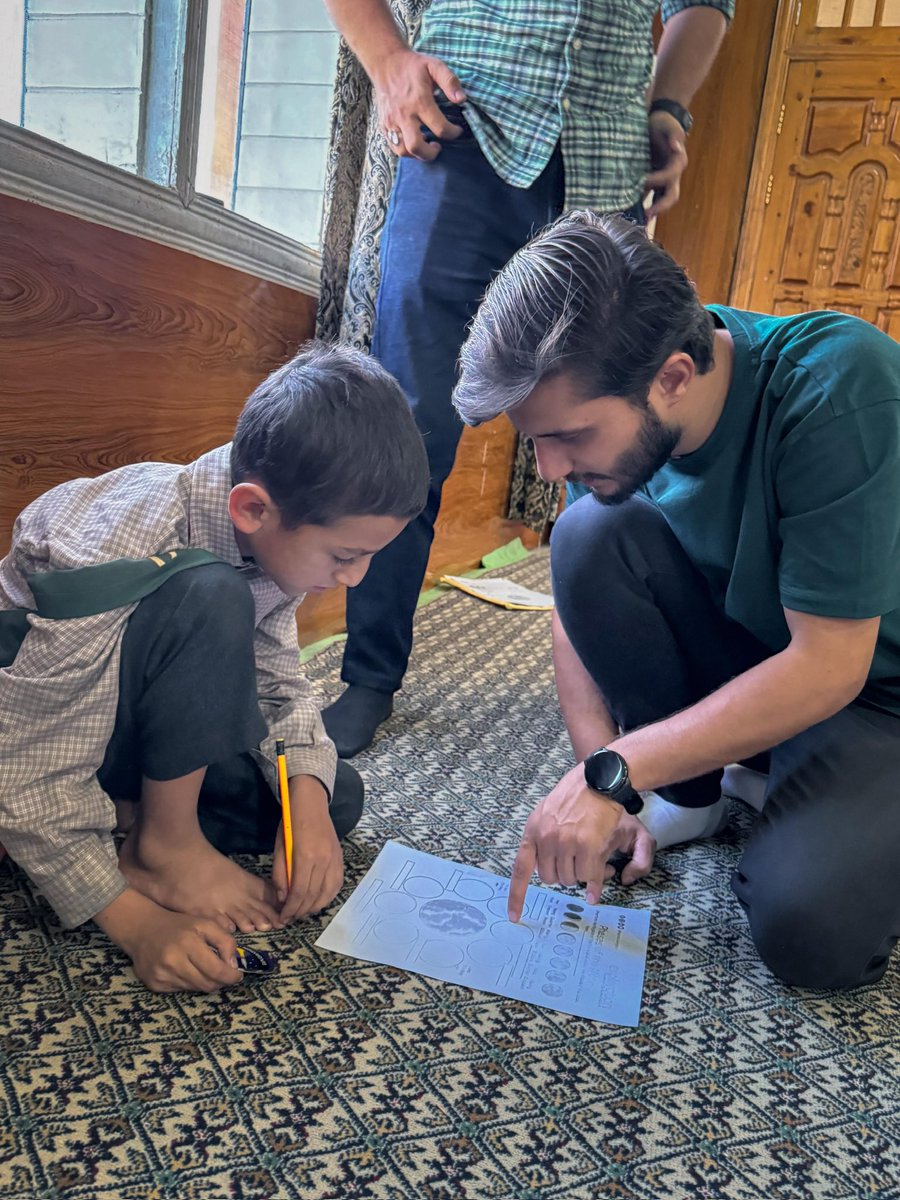 explorebyyumna's tweet photo. Inspiring young minds in Gilgit! Our member Abdul Wassay led an engaging session on the Moon and its phases at Babul Ilm Public School, Barmas. From why the Moon changes shape to its impact on Earth, curious students from Grades 1–7 sparked a lively, inquiry-based discussion 🪐 https://t.co/qjONpbyQPo