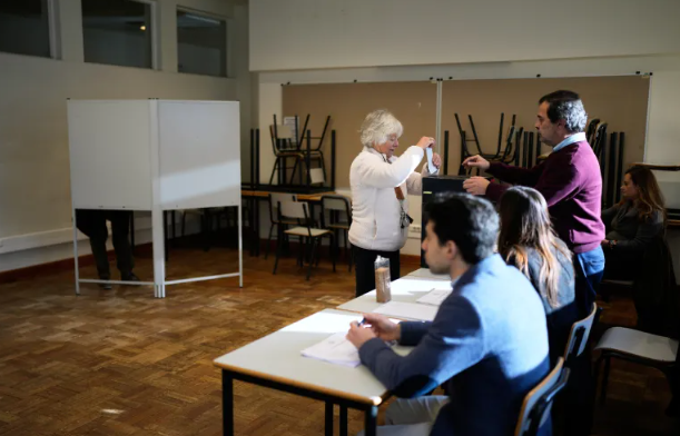 البرتغال تتجه لجولة إعادة رئاسية لأول مرة منذ 1986 