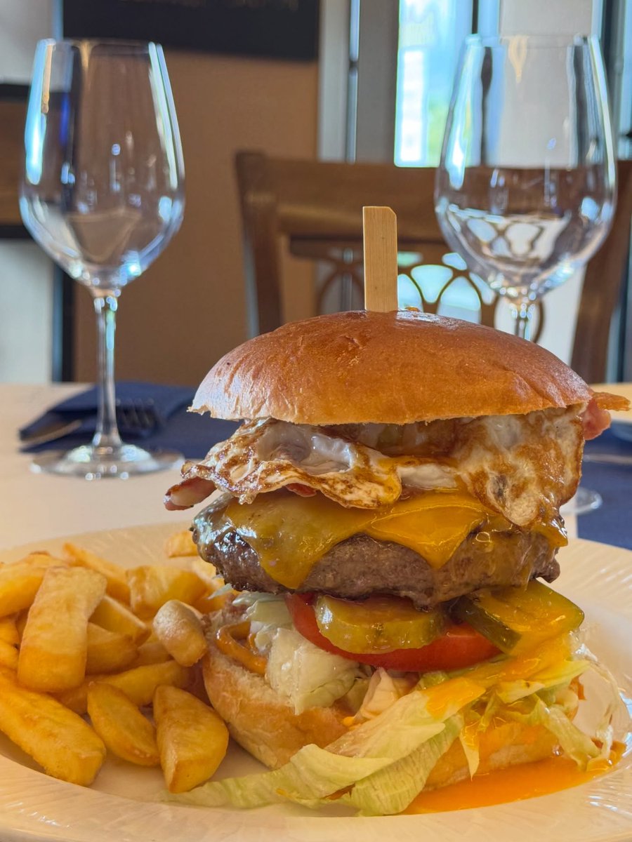 It’s all about the people at Santana Golf. 💛

From a warm welcome at the Caddie Master desk to top-tier hospitality at the 19th hole with Miguel, David, Adolfo and Svetla.

Experience golf where you’re always family. ⛳️✨