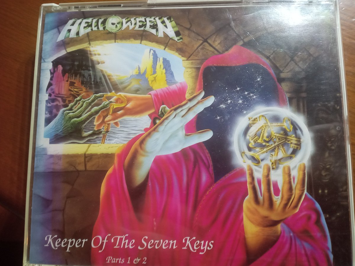 今朝は、ハロウィン「KEEPER OF THE SEVEN KEYS」、Part1、2。 2枚