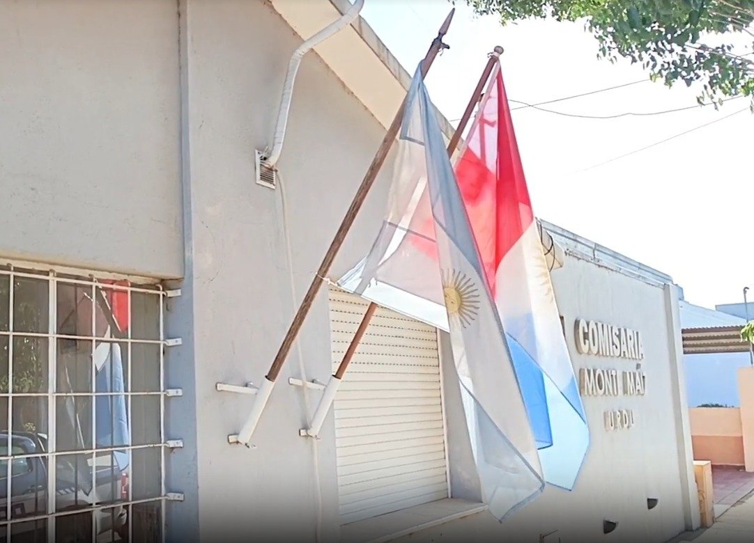 Allanamiento positivo en Monte Maíz: un hombre fue aprehendido por un presunto delito sexual 

Allanamiento en calle Mendoza terminó con la aprehensión de un hombre de 33 años por una causa de índole sexual.

sintonia102.com/2026/01/allana…