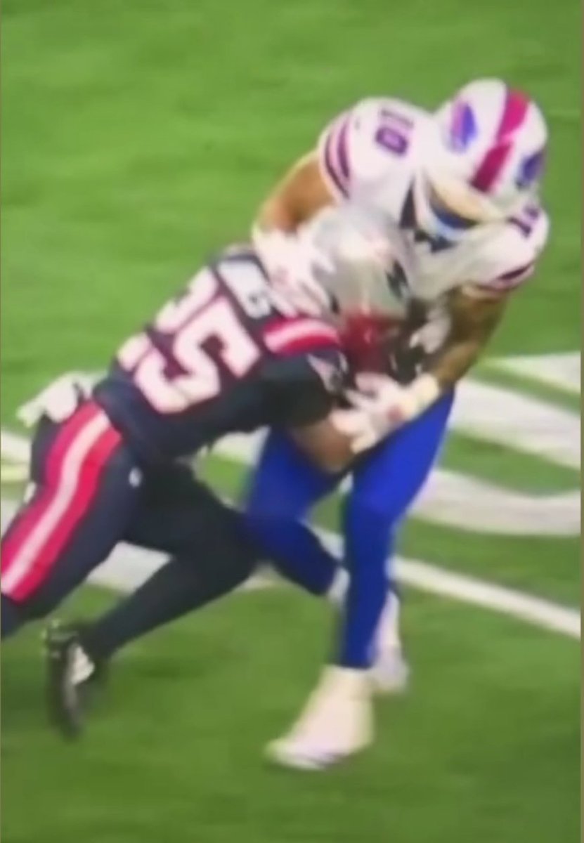 pgjr21's tweet photo. @costello_nic This was ruled a catch which is clearly a pick maybe buffalo should've never been there anyways. https://t.co/UNRD0s0Zxk
