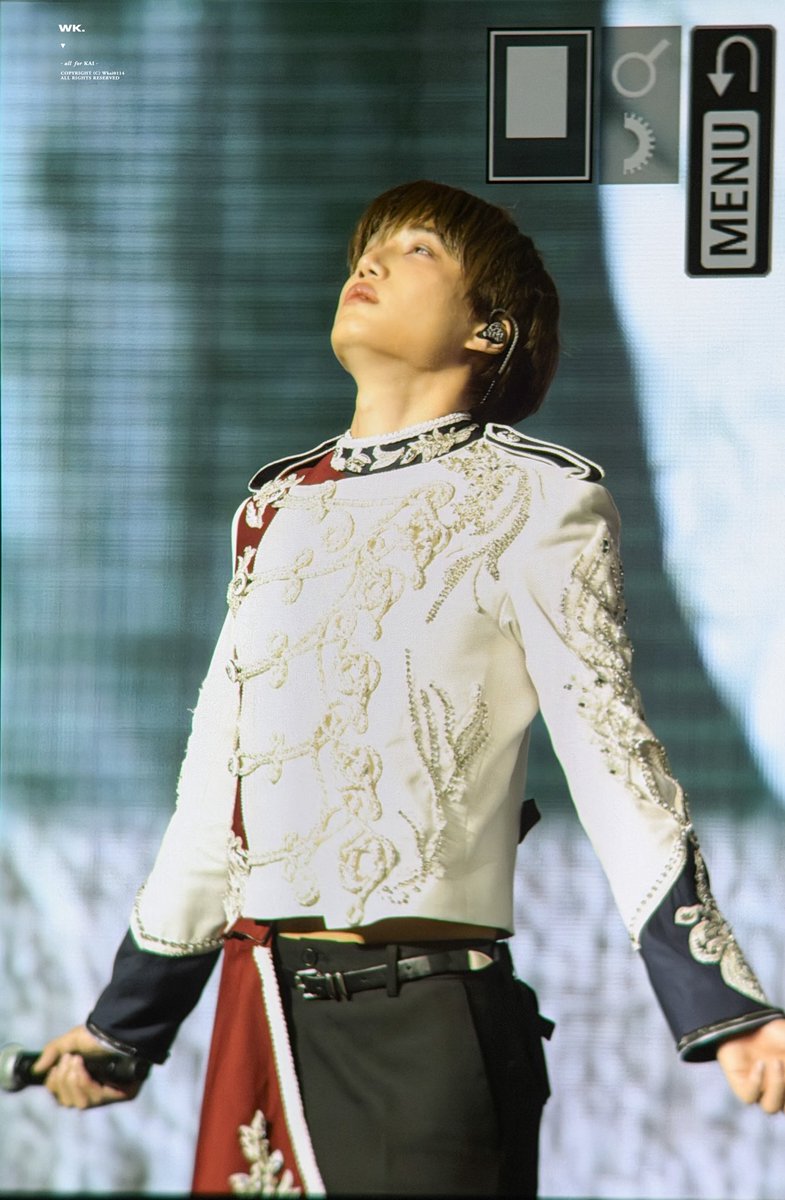 Wkai0114's tweet image. 260119
EXO 'REVERXE' showcase 

💛🤴

#KAI #카이 #종인 #엑소카이
#EXO #엑소 #REVERXE