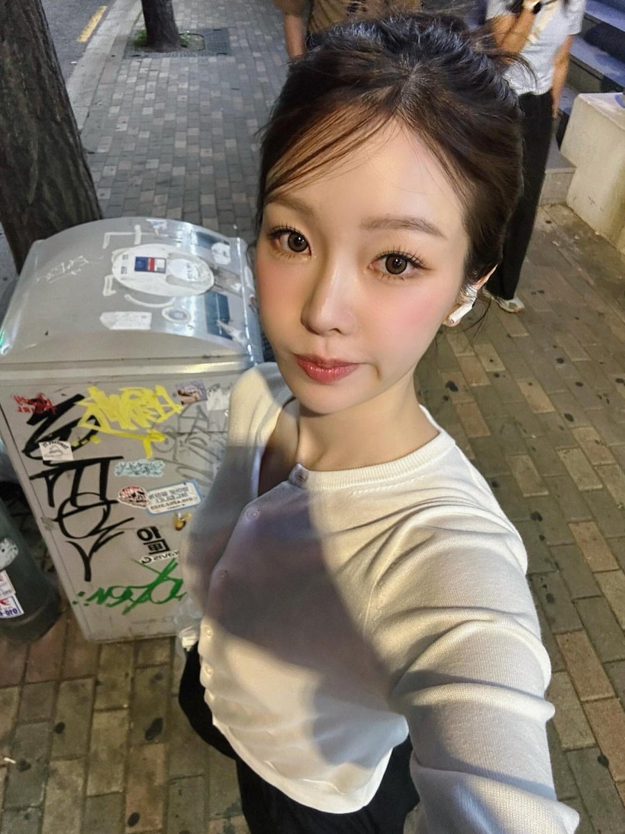 따 -̀◞-́ tweet media