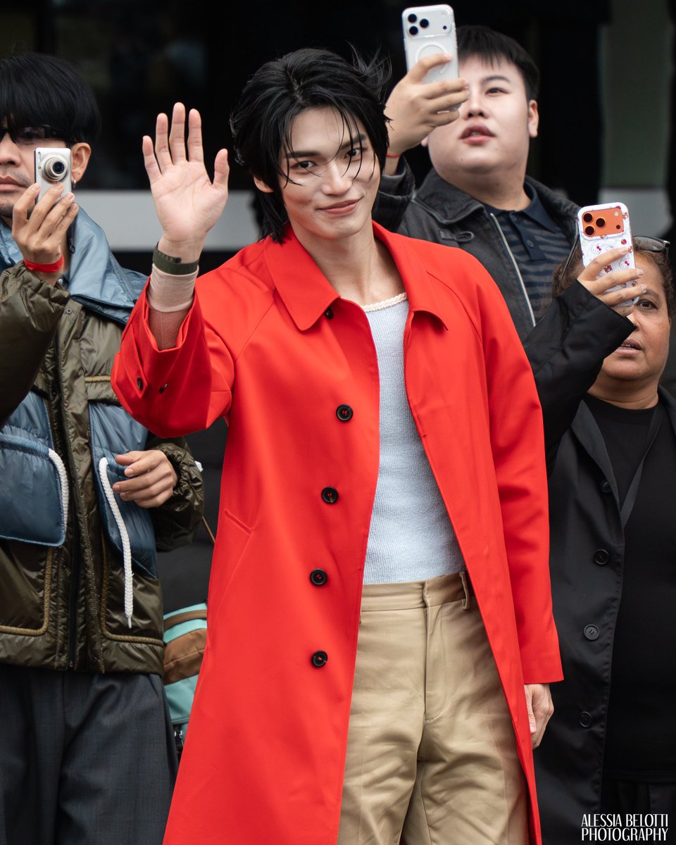 ViewoftheArts's tweet image. MILAN FASHION WEEK F/W 2026 PRADA

WIN as elegant as ever!

📸 Images © Alessia Belotti for View of the Arts / VOA FASHION
⚠️ Do not copy, repost and share without crediting the photographer

#WinxPrada #MFW26 #PRADAFW26 #MilanFashionWeek #วินเมธวิน #fashion