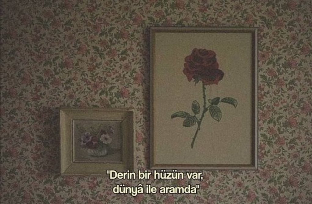 "Yakın olana uzak düşmek, 
hüzün olarak yeter insana."