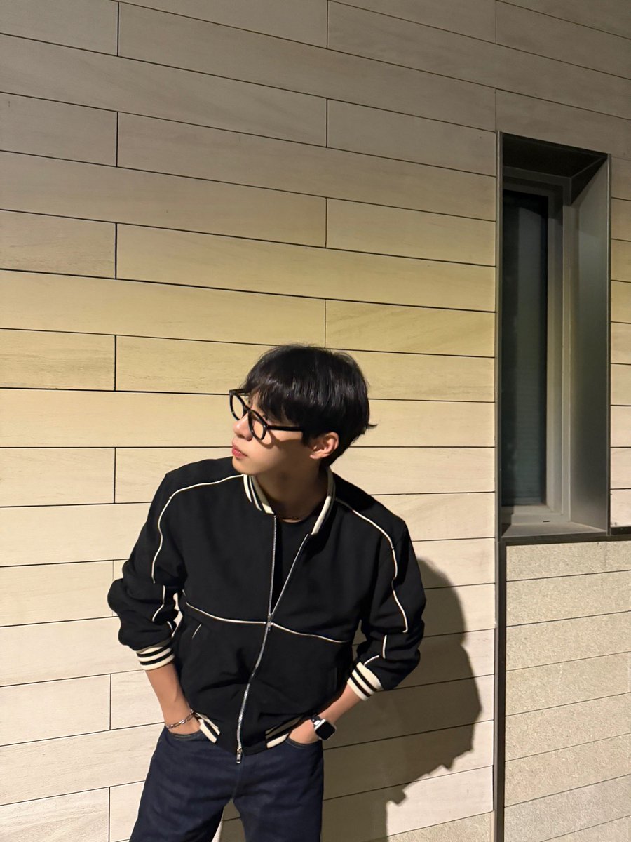 dinoKHsaur's tweet photo. @TIOT_NOW 사진은 왜 4장까지 밖에 안올라가지.  400장 올리고 싶어. https://t.co/v452oIORsH
