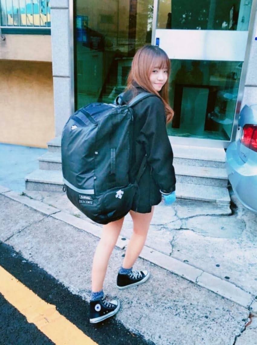 roxeeyna_9's tweet photo. ドデカリュックほんとに懐かしい🥹 https://t.co/A8P6CjNSRS