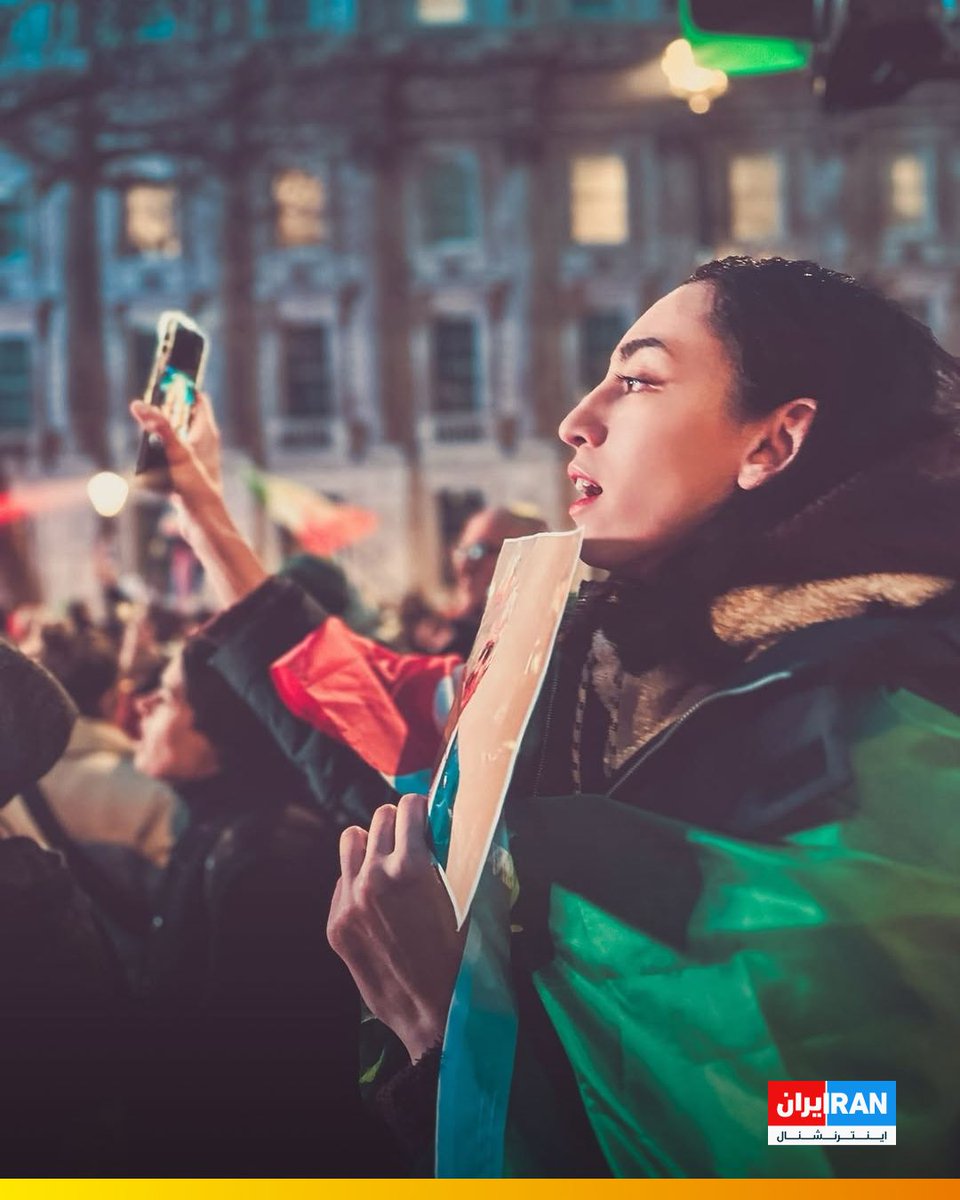 کیمیا علیزاده، نخستین زن مدال‌آور ایران در ادوار المپیک و عضو تیم ملی تکواندو بلغارستان، با حضور در تجمع شهروندان ایرانی در لندن برگزار شد، از انقلاب ملی ایرانیان علیه جمهوری اسلامی حمایت کرد.

او با انتشار پستی در صفحه اینستاگرام خود نوشت: «تا روزی که آزادی نفس بکشد، ما نفس‌نفس