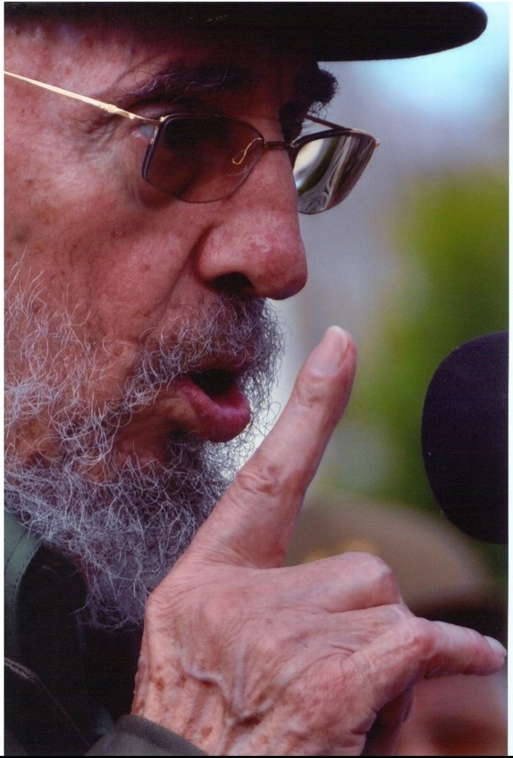 "... Lo peor es que en gran parte las soluciones dependerán de los países más ricos y desarrollados, quienes llegarán a una situación que realmente no están en condiciones de enfrentar sin que se les derrumbe el mundo que han estado tratando de moldear... #100AñosConFidel