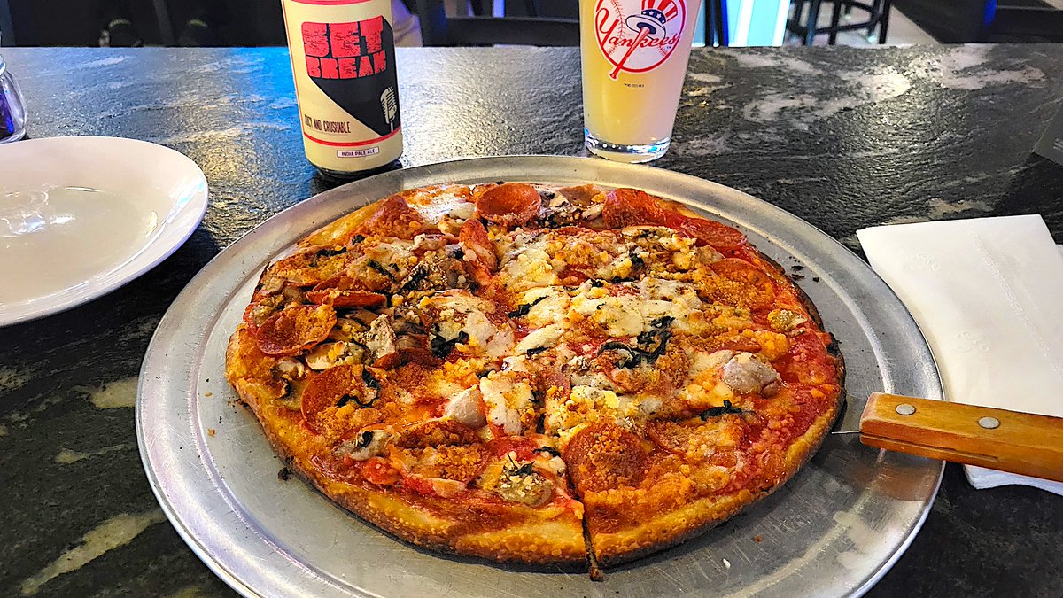 RoadTips's tweet image. In the mood for pizza when I was in the metro New York area recently, I found a place with such a unique name that I had to try it. Turns out they had great pizza and a nice mix of craft beers - Fat Bastard &amp;amp; Sons Restaurant Lounge in South Hackensack, NJ 
roadtips.blog/2026/01/19/fat…