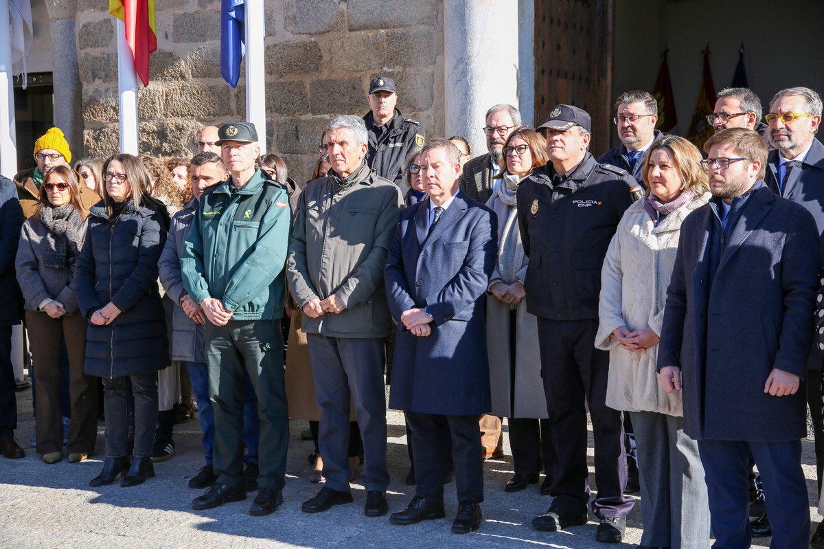Esta mañana he asistido junto al presidente de Castilla-La Mancha al minuto de silencio en recuerdo de las víctimas y heridos del accidente ferroviario ocurrido en el día de ayer en Adamuz.