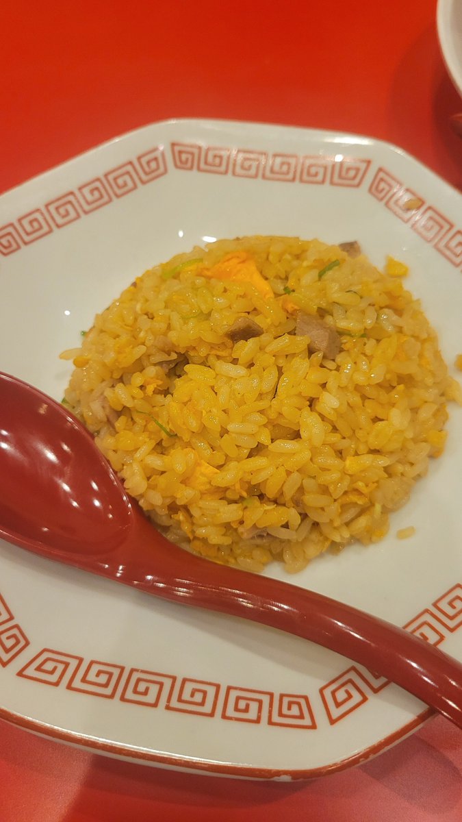 芦原橋の中華そば ふじい🍜
オススメしていただいたので、早速来てみました(̨̡  ◜𖥦◝)̧̢
ここファストパスあるんですね( °_° )
流石人気店だけあって美味しい🤤結局今日もチャーハン食べちゃいました(* 'ω' *)