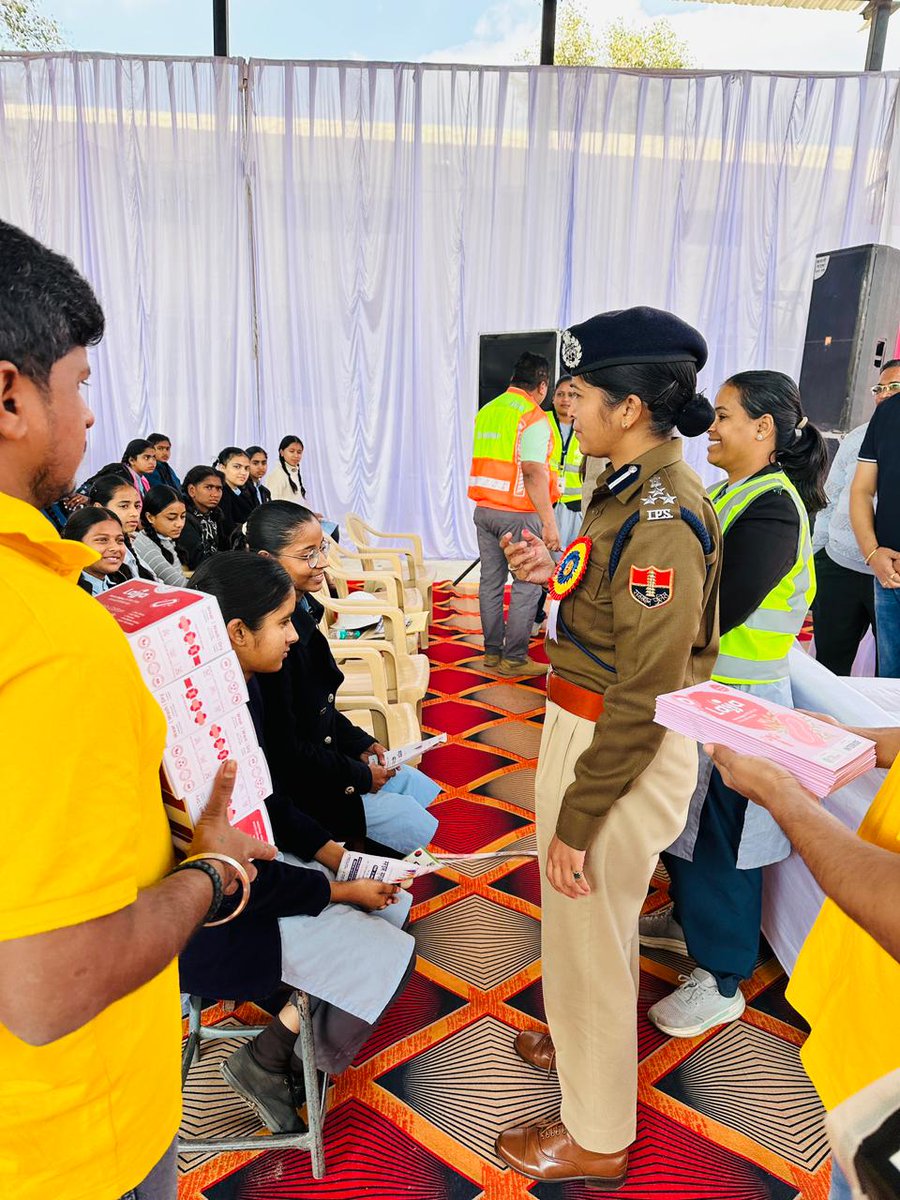 RajsamandPolice's tweet photo. प्रोजेक्ट “लज्जा” के तहत राजसमन्द जिले में मासिक धर्म स्वच्छता को लेकर जागरूकता कार्यक्रम आयोजित
#rajsamandpolice
@IgpUdaipur
@policerajasthan #projectlajja
#healthandhygiene #menstrualhealth https://t.co/P4dMjPKQxo