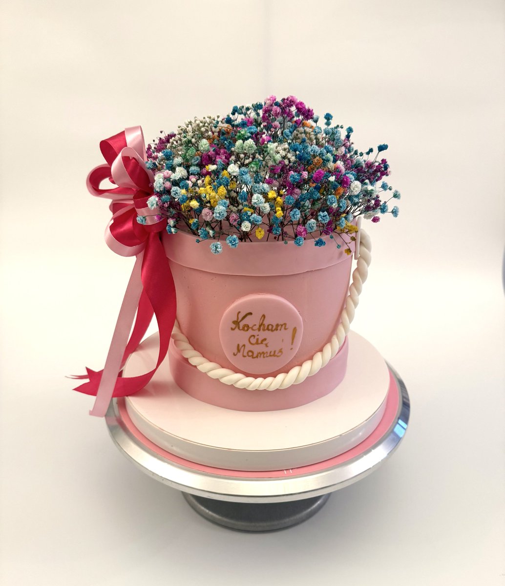 Marlenaspokoj's tweet photo. Siema!
Na aucję dla WOŚP wystawiam tort w kształcie flowerbox na 10-12 porcji.
Licytacja trwa do niedzieli 25.01.2026 do godz. 12:00.
Licytujemy w komentarzu pod postem 
Zaczynamy od 50 zł. https://t.co/FanrNGE44y