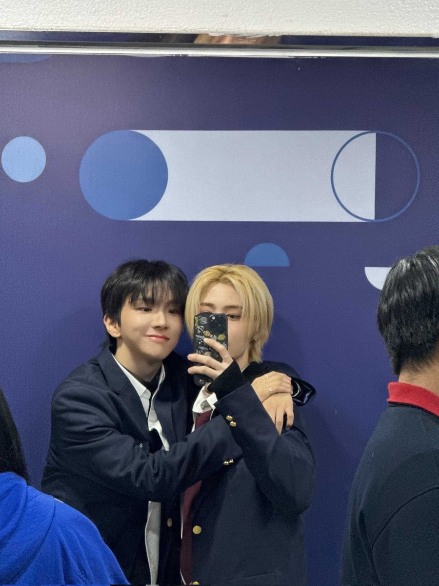 {✶} .. ’ a man full of “Charismatics” tweet media