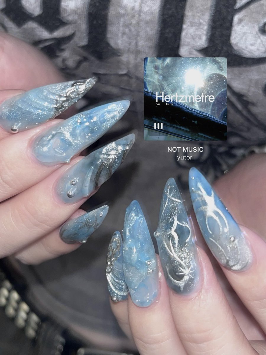 =^- x -^=🤍 tweet media