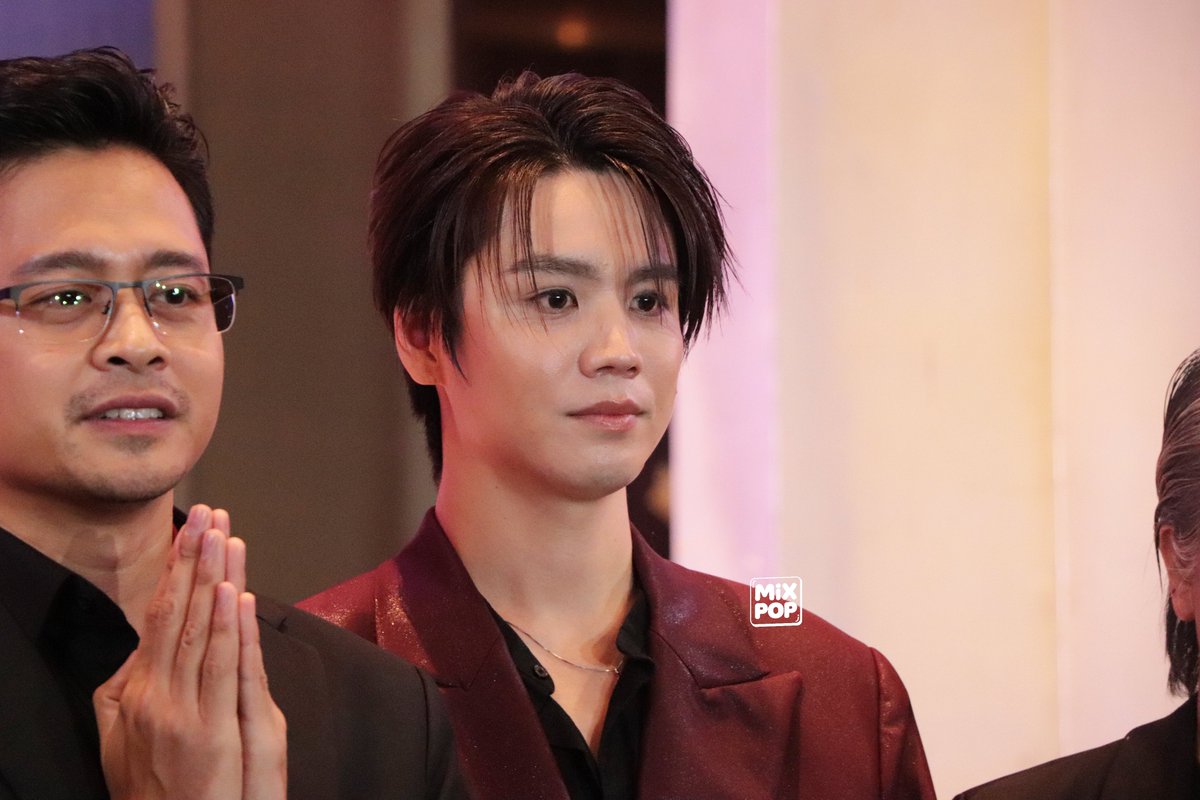 ภาพบรรยากาศ นักแสดงและทีมผู้กำกับ ในงาน Gala Premiere ภาพยนตร ์ตะขาบยักษ์ "โอมุคาเดะ" ✨️

#OmukadeGalapremiere
#omukade #โอมุคาเดะ 
#yadarilya​ #ญดานริลญา
#MiXPOPEnt