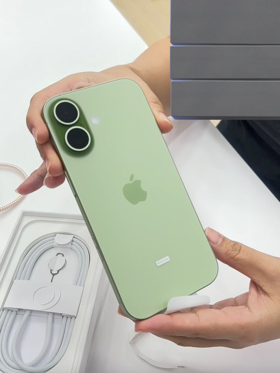 nocturnalcutie's tweet image. karena casenya mai pai adalah kerusakan tidak terduga (kelindes mobil) aku sangat menyarankan ke blibli/hello store by blibli.

free asuransi 1-2 tahun (tergantung tipe hp) include human error. di threads aku liat ada ip yg jatoh dari lantai 5 dan claim asuransinya lancar