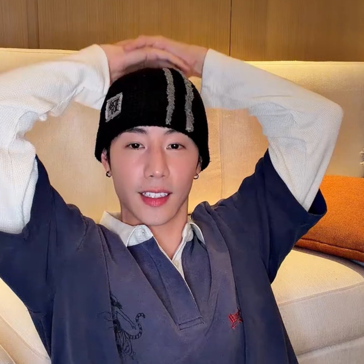 _tantuan's tweet photo. หายคิดถึงขึ้นมาได้นิดนึง 🥰🥰

#MarkTuan #段宜恩 #마크
@marktuan https://t.co/ZTe04eBURu