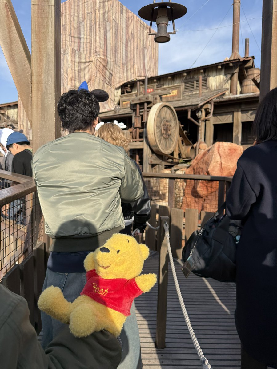 今日は「ディズニーランドでビッグサンダーマウンテンだけをひたすら