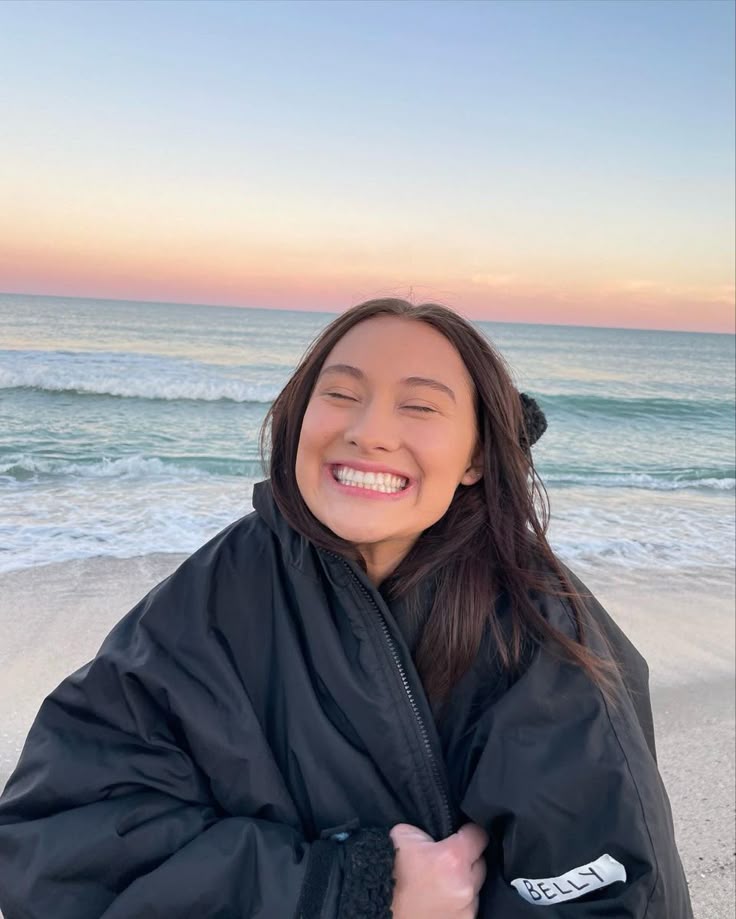 strawbwerryca's tweet image. Udah ketebak sih, kalo Kakak Jen itu sayang sama adiknya yang cantik imut lucu dan menggemaskan ini 🥺🥰