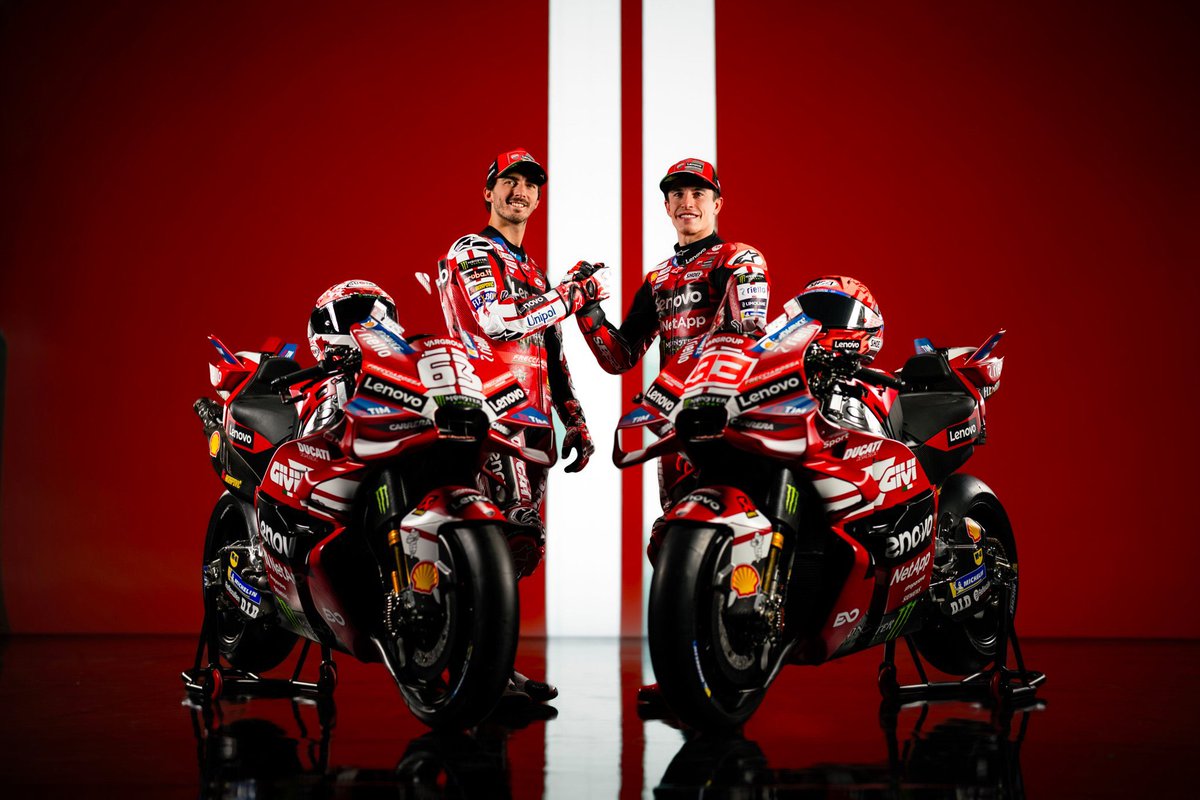 mlito13's tweet image. The new 2026 @ducaticorse #MotoGP Desmosedici #GP26!!!😍😍😍
Team:
@MarcMarquez #MM93 🇪🇸
@PeccoBagnaia #FB63 🇮🇹 

#2026StartsNow #DucatiLenovoTeam