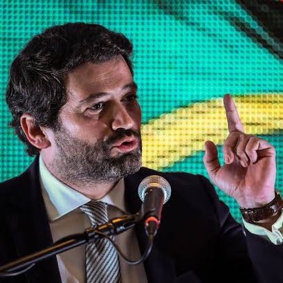 meioindep's tweet image. 🚨ATENÇÃO: No segundo turno em Portugal, André Ventura já prometeu proibir entrada de Lula no país: “Levo algemas para encaminhar o ladrão para a prisão”