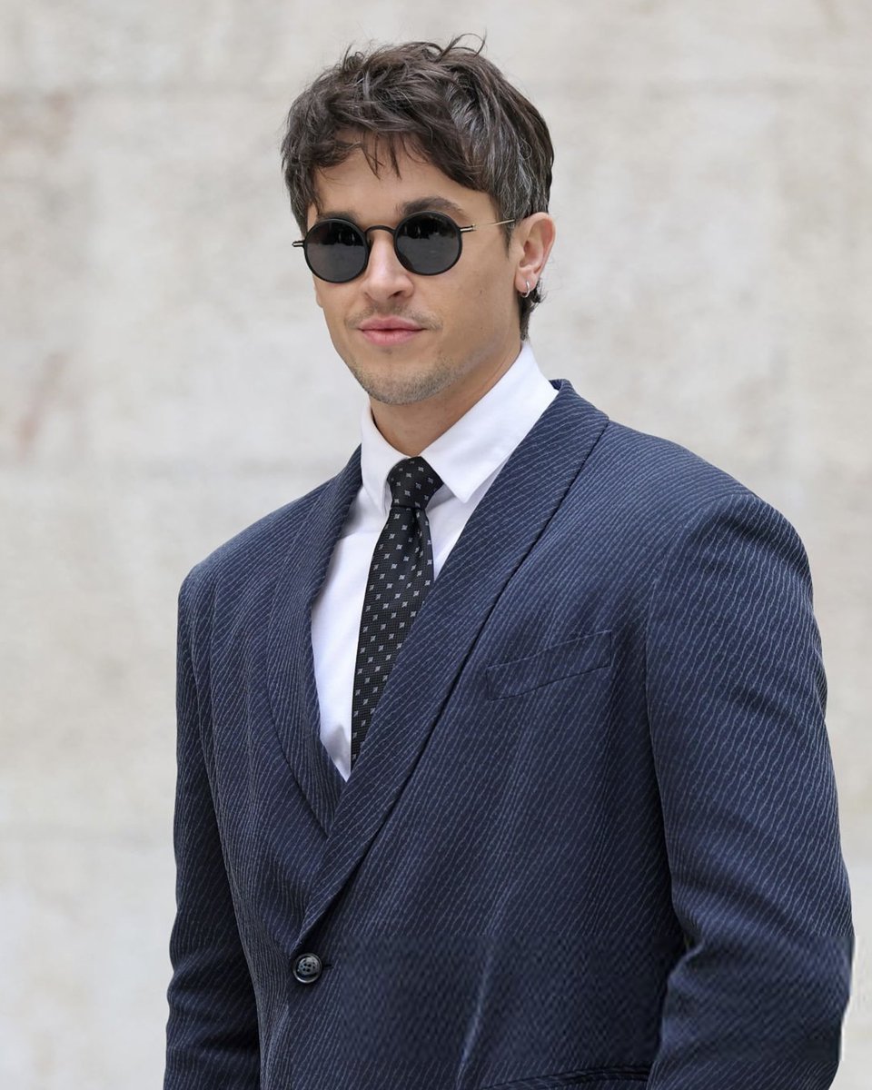 wilmontouch's tweet image. may tom blyth never get rid of those gray streaks in his hair amen