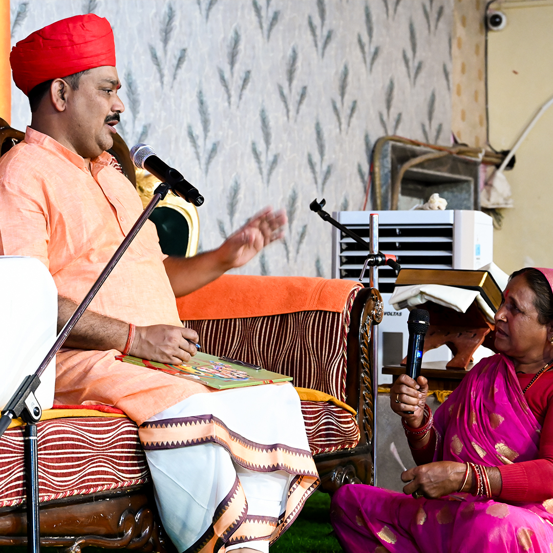 pandokhar_dham's tweet photo. जहाँ समस्या बताने से पहले समाधान मिल जाए, वही पण्डोखर धाम है। पूज्य गुरुदेव अपनी शक्तियों से भक्तों की पीड़ा को क्षण भर में दूर कर देते हैं।
#ThePowerOfPandokhar #MiracleOrScience #TrikaldarshiVision #ProblemSolved #PandokharDhamVibes #DivineEnergy #TrikaldarshiDivyaDarbar https://t.co/iYohX4pZI0