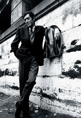 Bibliomaniatico's tweet image. "Para verte como yo quería, era necesario empezar por cerrar los ojos."

Julio Cortázar.