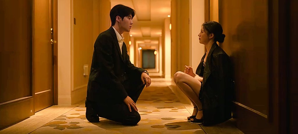 diantara mereka GUE yang PALING KECINTAAN demi apapun ga nyangka se bagus se nyaman ini nonton nya baru sempet marathon ni Drakor dan baru 2 episode semua nya di rangkep jadi indah bgt di drama ini!