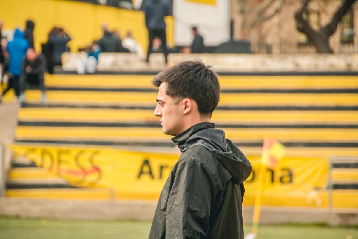 El Juvenil A s’imposa amb autoritat al Tona (3-0) en un gran partit de l’equip. Treball col·lectiu, intensitat i bon joc per sumar tres punts més! 🔥

Enhorabona, equip! 💪

#CEMataro #ADN 🟡⚫️