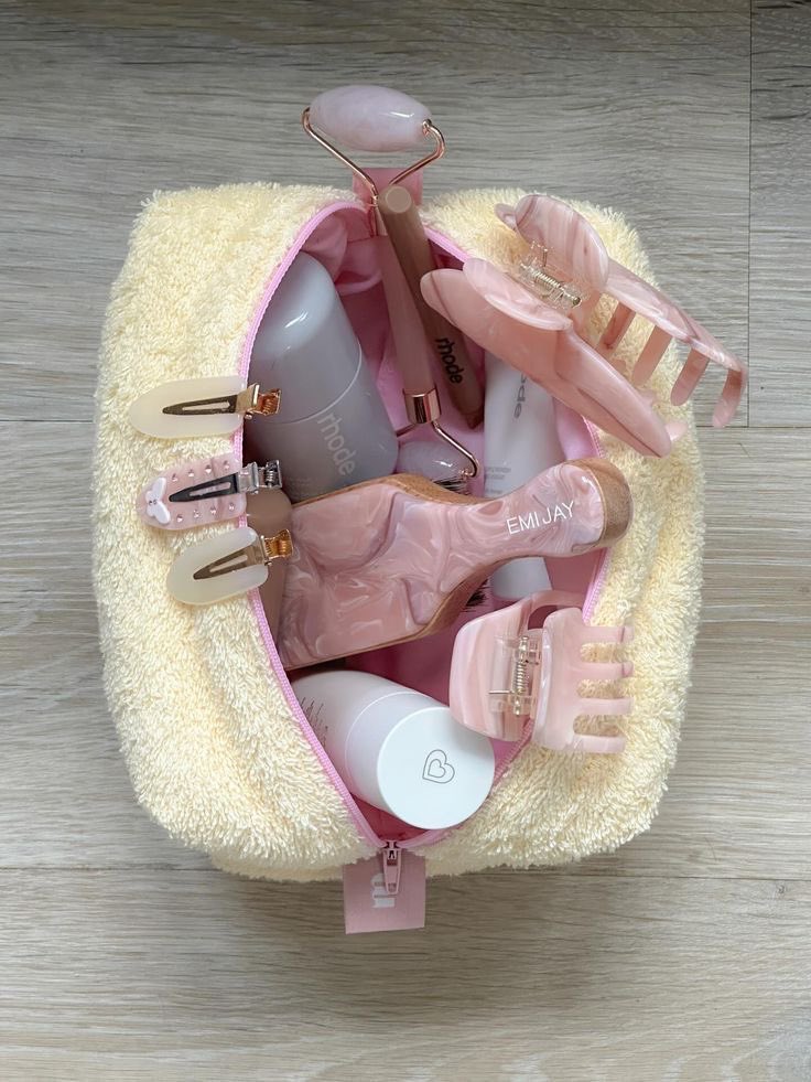 Kaylavosss's tweet image. self care 🧖‍♀️💆✨