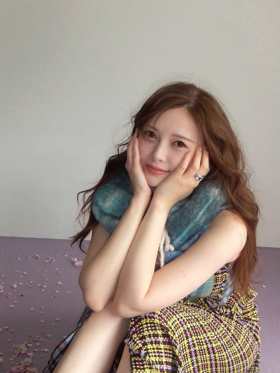 白石麻衣③ 🫧🏖️sweet6月号より🏖️🫧 今月号の表紙！まいやんこと白石麻衣