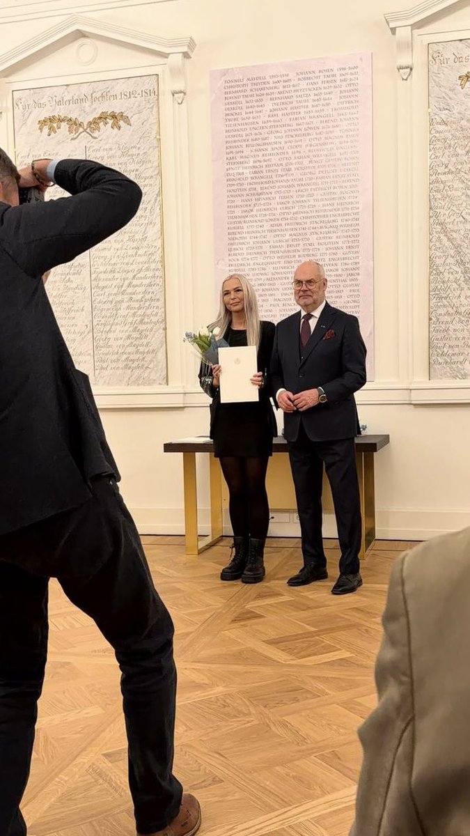 trinzu's tweet photo. I received recognition today from the Estonian Citizens’ Association and the President of the Republic of Estonia @AlarKaris for my volunteer work in Ukraine:

• Mission Person of the Year — someone who does good things with heart, soul, and mind. https://t.co/rvin1MTj3K