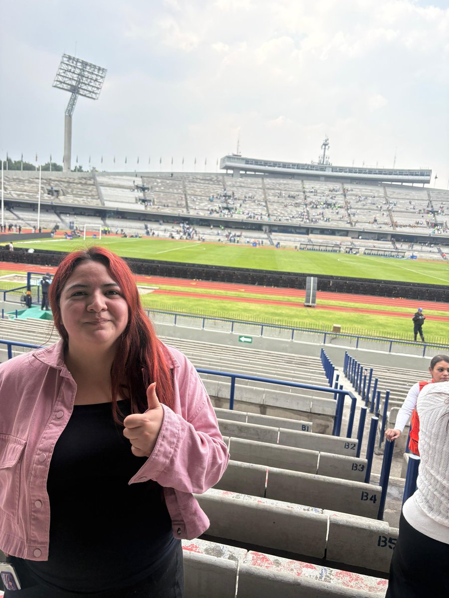 MilennialPer's tweet image. Nunca me había sucedido esto del #BlueMonday pero ayer que fui a mi universidad lloré mucho al darme cuenta que esa etapa había llegado a su fin. En realidad terminó justo en pandemia, pero creía que volvería y en algún momento todo sería igual.