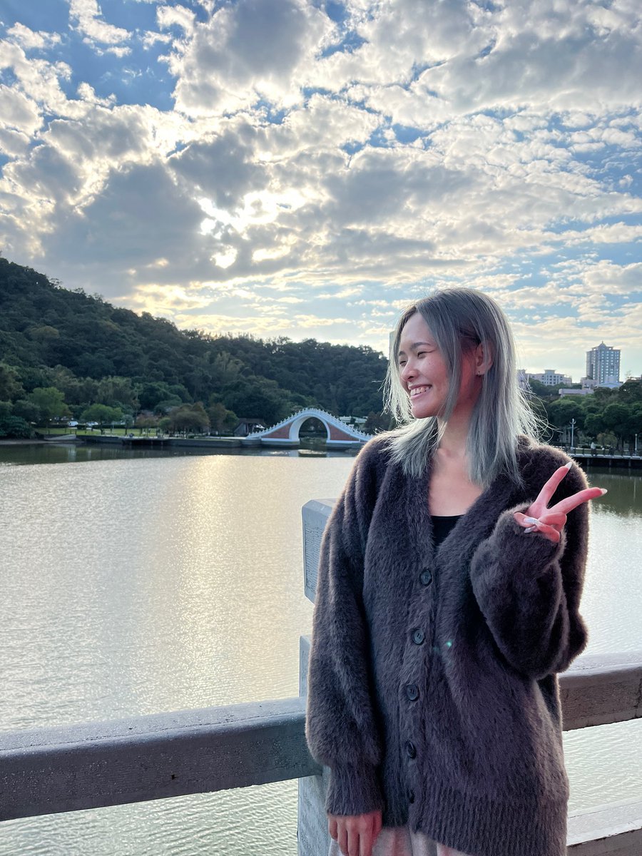 壯的像頭熊
今天貼手帳從下午貼到晚上

我需要有休不完的假⋯⋯ https://t.co/Y28QIRwb33