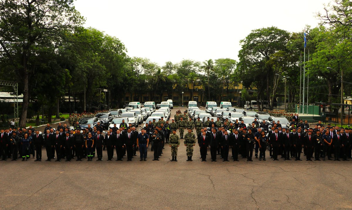 py_rep's tweet image. Cobertura de Seguridad durante la Visita Oficial de Mandatarios Extranjeros en la Rca del Py, para la Firma del Acuerdo entre el Mercado Común del Sur (MERCOSUR) y la Unión Europea, por parte del personal de las FFAA y Entidades del Estado.
🇵🇾+Info en: facebook.com/photo/?fbid=12…