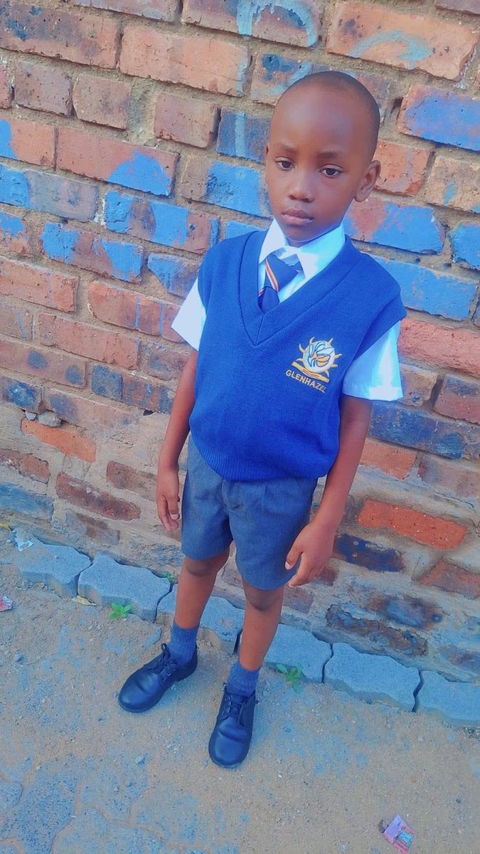 Am_Blujay's tweet photo. Sbonelo mahlangu 6 years old we stay at 9.  Last seen at glenhazel today the driver didn't find him he says other kids say he got into his last years transport but he did not the the driver is still the same as last year even the driver doesn't know where he is. 

Call 082 227 1953."