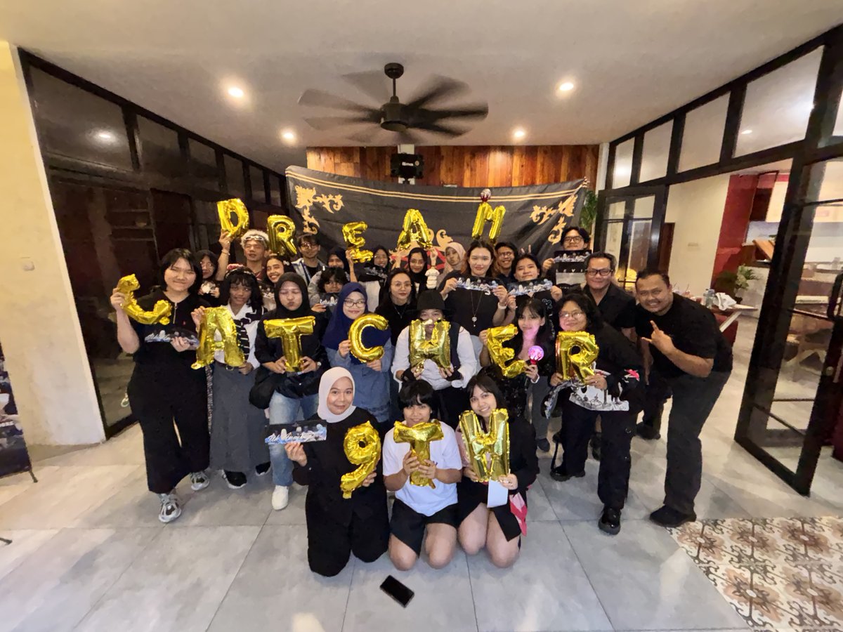 Dreamcatcher7ID's tweet photo. We are always with Dreamcatcher ❤️
#Dreamcatcher #드림캐쳐
#꿈둥이들_9주년_축하해
#Happy_Dreamcatcher_Day #DC7ID #DC7ID_EVENT https://t.co/OOU8JZSFxC