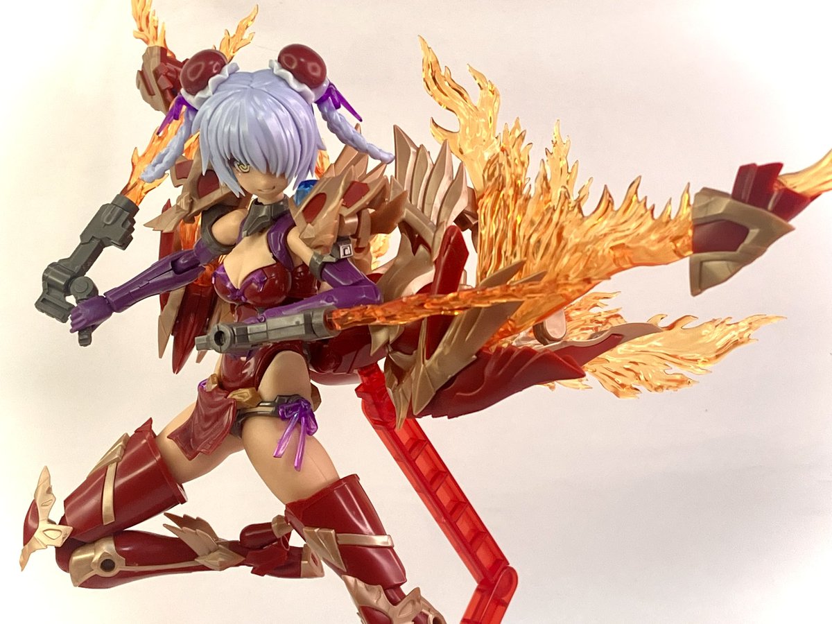 kassyo1244's tweet image. チーパオとゼノアルマ
成形色でも悪くない🤔