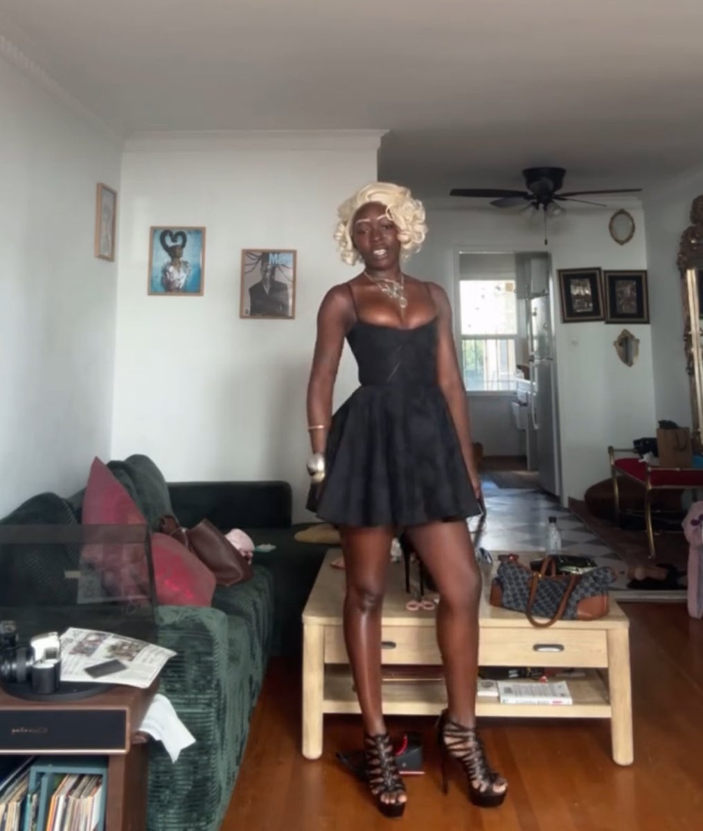 Elsa Majimbo tweet media