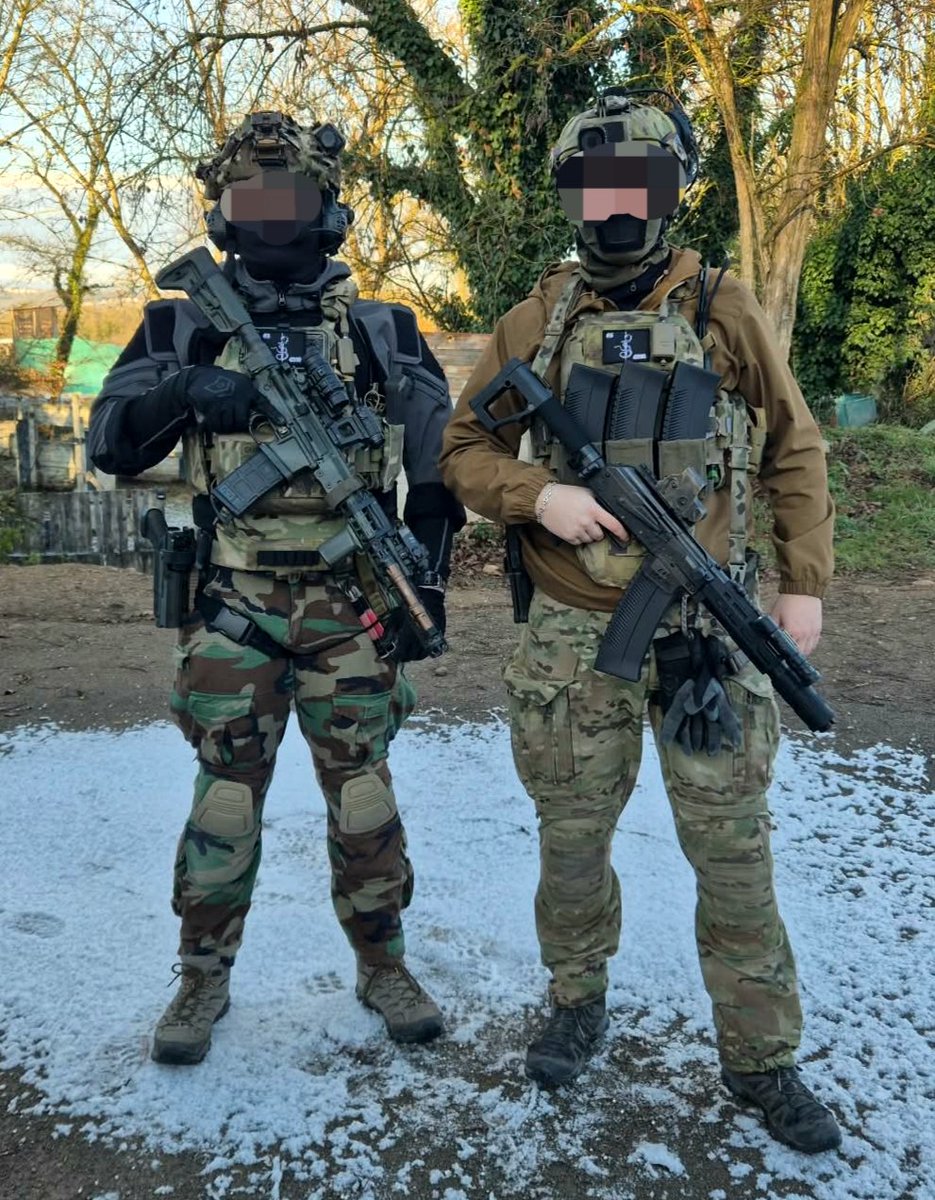 JaWoOuh's tweet photo. Winter GBBR's
🇨🇵🤙
#airsoft #tokyomarui #aem01 https://t.co/ciz3eJI7YV