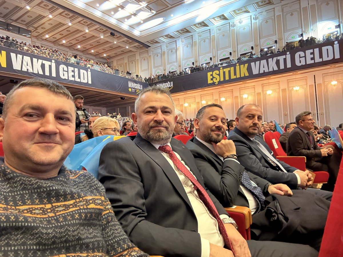 İYİ’lerin Vakti Geldi, Türkiye Türklerle Ayağa Kalkacak

İYİ Partimizin 4. Olağan Kurultayı’nı büyük bir coşku, yüksek bir inanç ve sarsılmaz bir iradeyle gerçekleştirdik.
Kurultayımızda yeniden Genel Başkanlığa seçilen Sayın Müsavat Dervişoğlu’nu; Genel İdare Kurulu ve Merkez