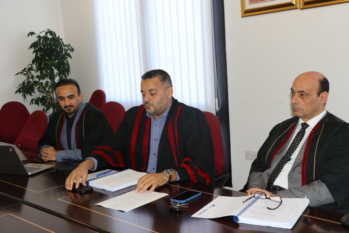 كلية الحقوق tweet media