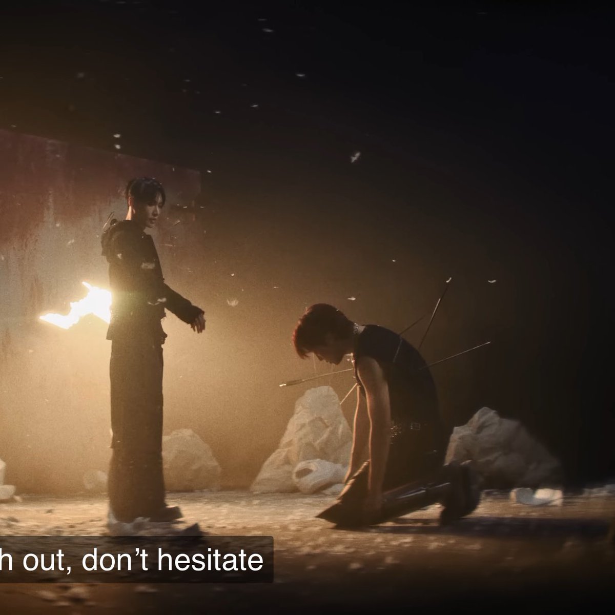 tcnlu_'s tweet image. ซีนนี้หลังน้องจงอินโดนยิงเป็นพี่อี้ชิงที่เข้ามาฮีลปะ เท่มาก ㅠㅠ