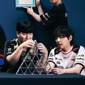 thisisEve tweet media