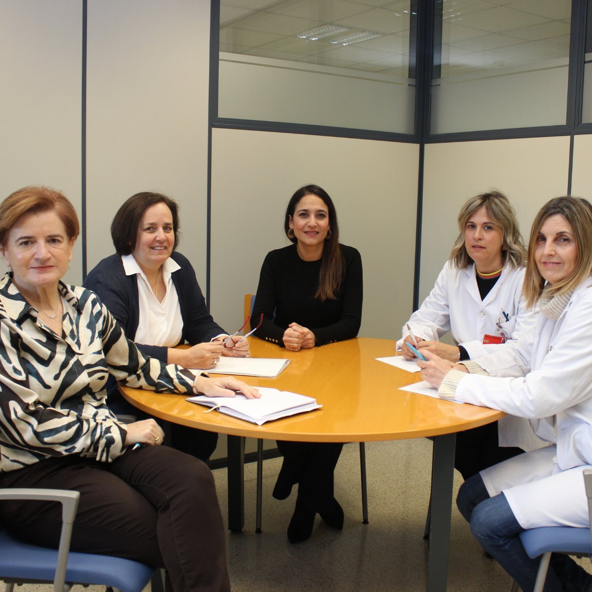 #COENAV también ha mantenido encuentros con la dirección de #Enfermería de la <a href="/ClinicaNavarra/">Clínica Universidad de Navarra</a>, la subdirección de Cuidados de #AtenciónPrimaria del #SNSOsasunbidea y las responsables de Cuidados del Área de Salud de #Estella.

Información completa 👉 f.mtr.cool/liiojscppo
(3/3)